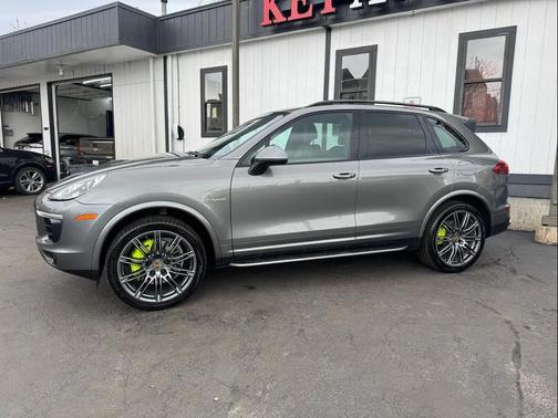 2016 Porsche Cayenne Cayenne S E-Hybrid
