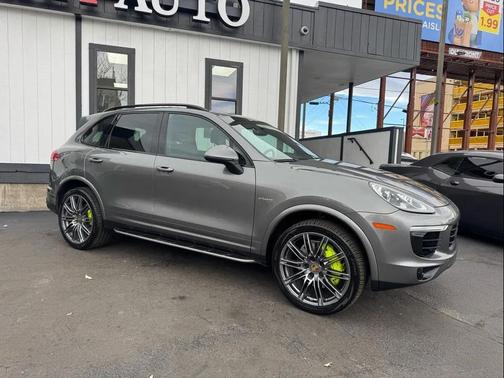 2016 Porsche Cayenne Cayenne S E-Hybrid