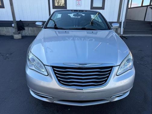 2012 Chrysler 200 Touring