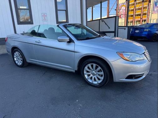 2012 Chrysler 200 Touring