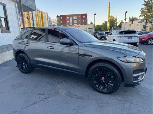2017 Jaguar F-PACE 35t Prestige
