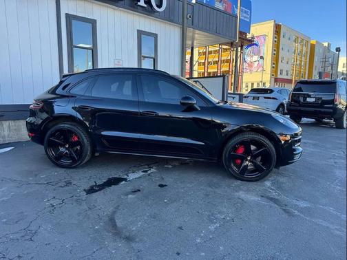 2015 Porsche Macan Turbo