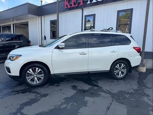 2017 Nissan Pathfinder SL