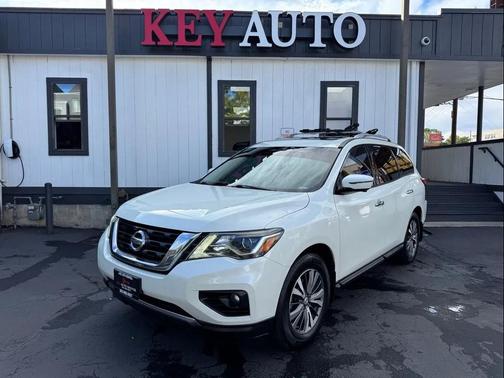 2017 Nissan Pathfinder SL