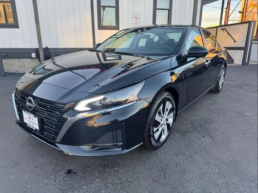 2023 Nissan Altima S FWD