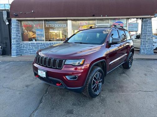 Photo 1 of 25 of 2017 Jeep Grand Cherokee Trailhawk
