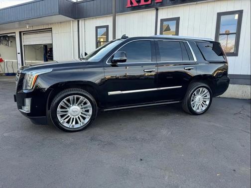 2017 Cadillac Escalade Platinum