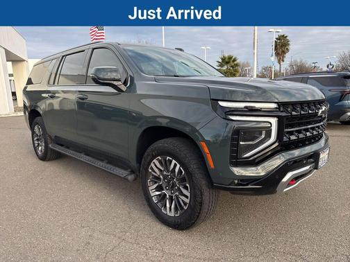 2025 Chevrolet Suburban 4WD Z71