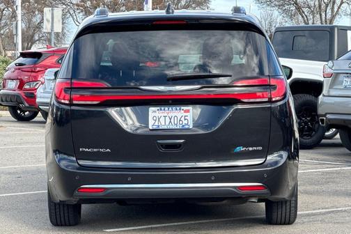 2021 Chrysler Pacifica Hybrid Touring L