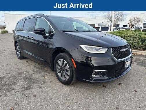 2021 Chrysler Pacifica Hybrid Touring L