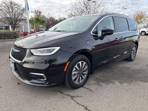 2021 Chrysler Pacifica Hybrid Touring L