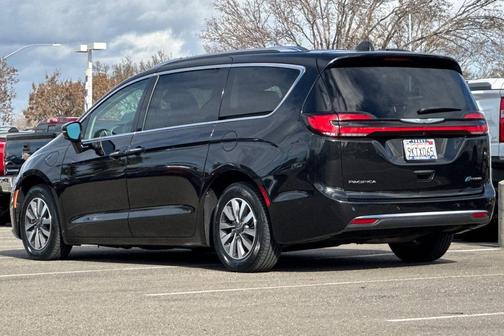2021 Chrysler Pacifica Hybrid Touring L