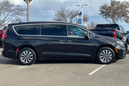 2021 Chrysler Pacifica Hybrid Touring L