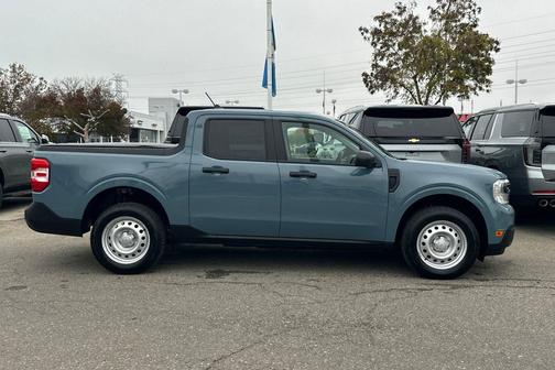 2023 Ford Maverick XL