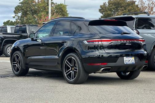2021 Porsche Macan Base
