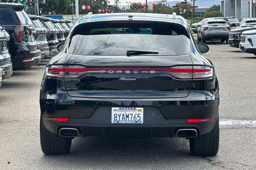 2021 Porsche Macan Base