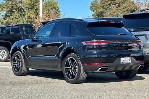 2021 Porsche Macan Base