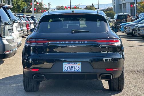2021 Porsche Macan Base