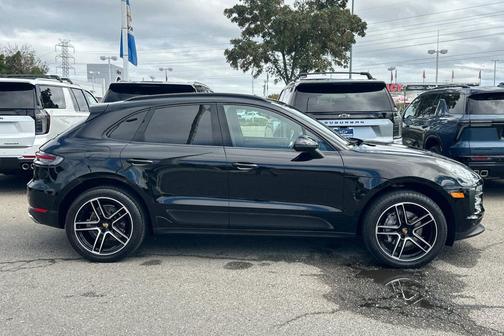 2021 Porsche Macan Base