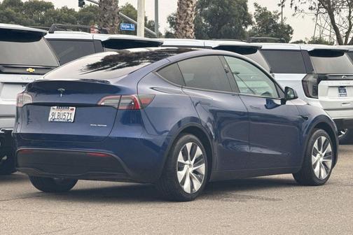 2024 Tesla Model Y Long Range Dual Motor All-Wheel Drive