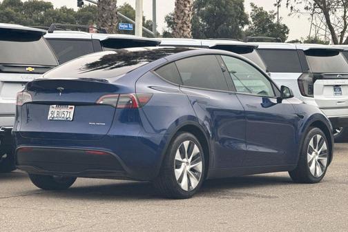 2024 Tesla Model Y Long Range Dual Motor All-Wheel Drive