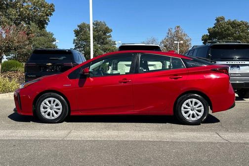 2022 Toyota Prius LE