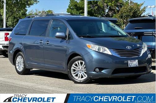 2017 Toyota Sienna XLE