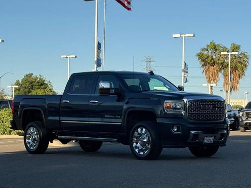 Dark Slate Metallic 2018 GMC Sierra 2500 Denali