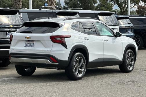 2025 Chevrolet Trax LT