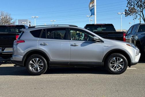 2018 Toyota RAV4 Hybrid LE