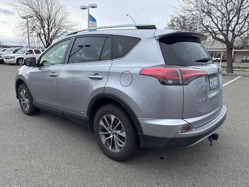 2018 Toyota RAV4 Hybrid LE