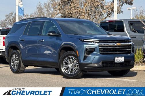 2025 Chevrolet Traverse LT
