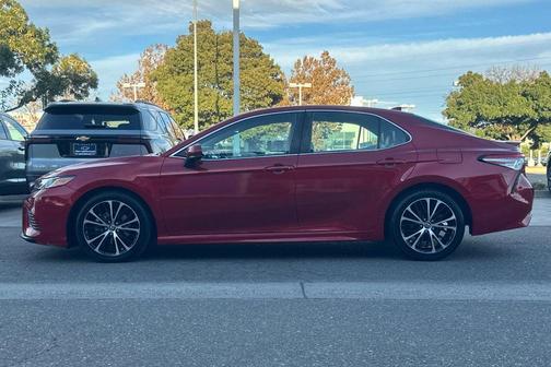 2019 Toyota Camry SE
