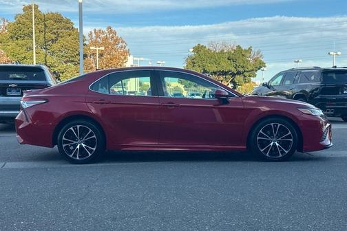 2019 Toyota Camry SE
