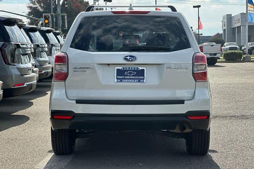 2016 Subaru Forester 2.5i