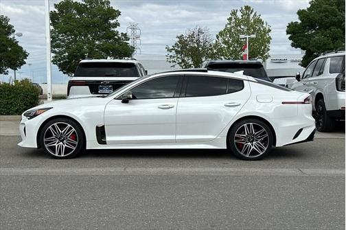 2022 Kia Stinger GT1