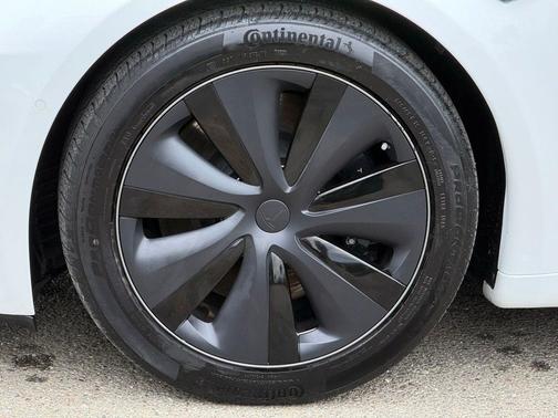 2022 Tesla Model S Base