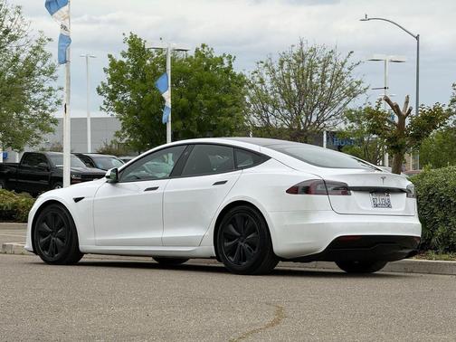 Pearl White Multi-Coat 2022 Tesla Model S Base