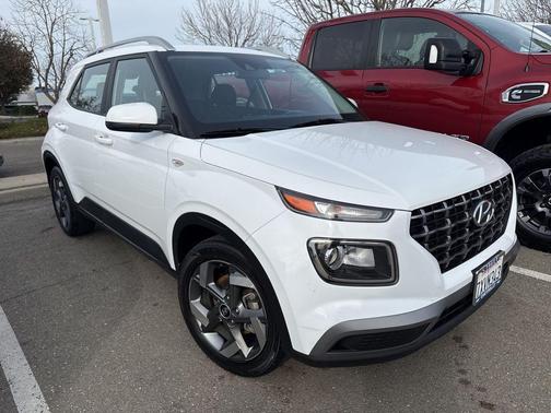 2021 Hyundai VENUE SEL