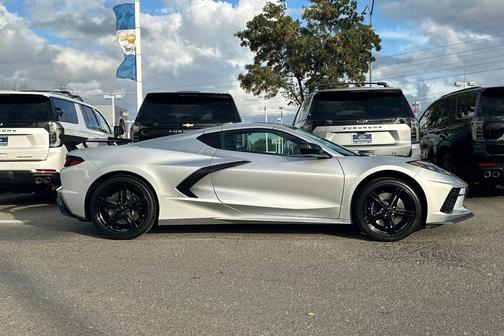 2026 Chevrolet Corvette Stingray w/2LT