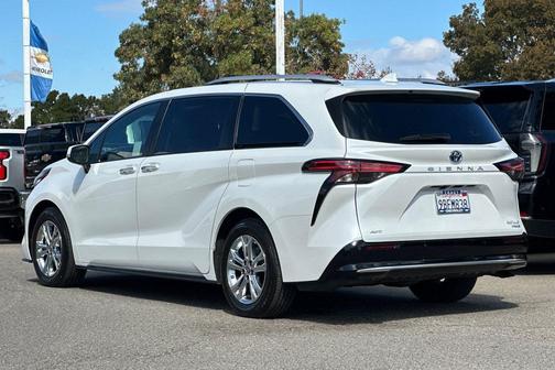 2022 Toyota Sienna Platinum 7 Passenger