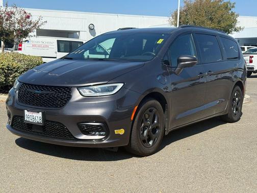 2021 Chrysler Pacifica Hybrid Limited