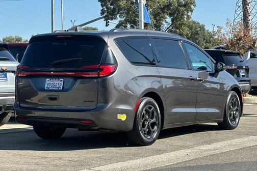 2021 Chrysler Pacifica Hybrid Limited