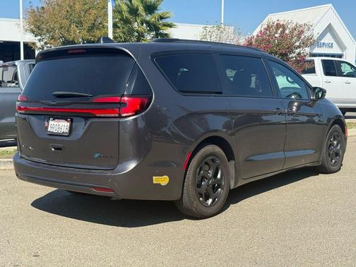 2021 Chrysler Pacifica Hybrid Limited