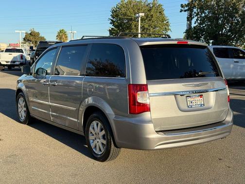 2015 Chrysler Town & Country Touring