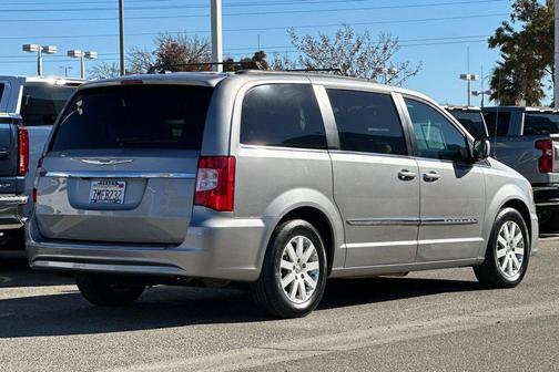 2015 Chrysler Town & Country Touring
