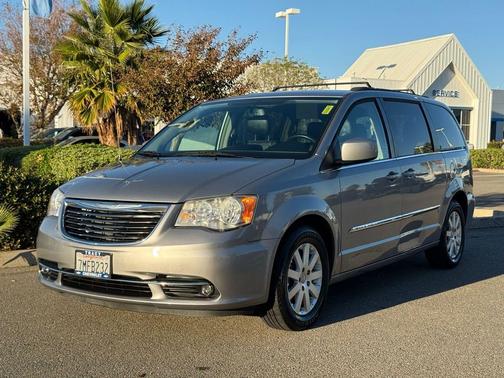 2015 Chrysler Town & Country Touring