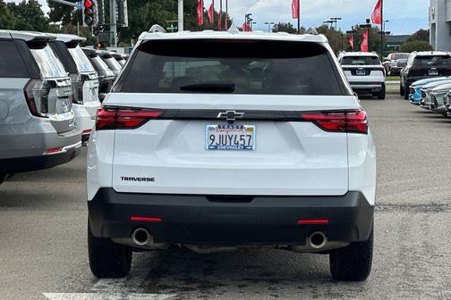 2023 Chevrolet Traverse LS