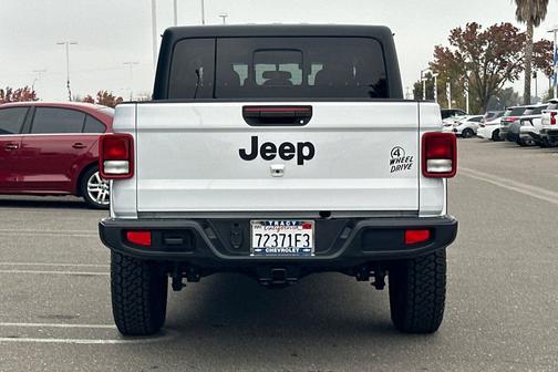2021 Jeep Gladiator Sport
