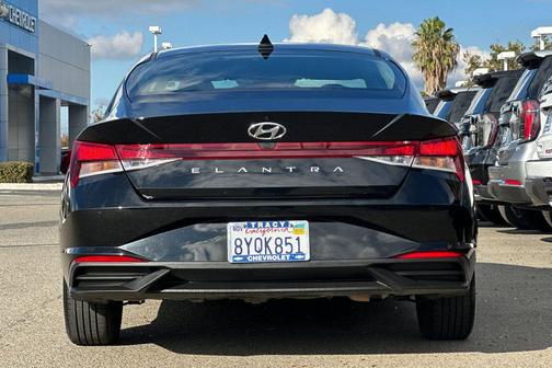 2021 Hyundai ELANTRA SEL